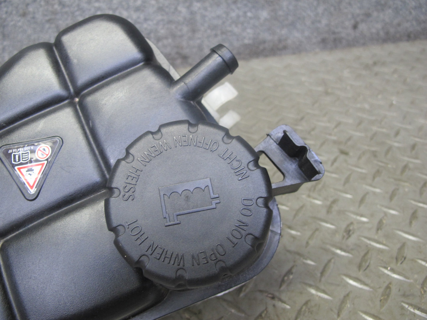 12-18 Mercedes W166 GLE ML M276 Coolant Overflow Expansion Reservoir Tank OEM