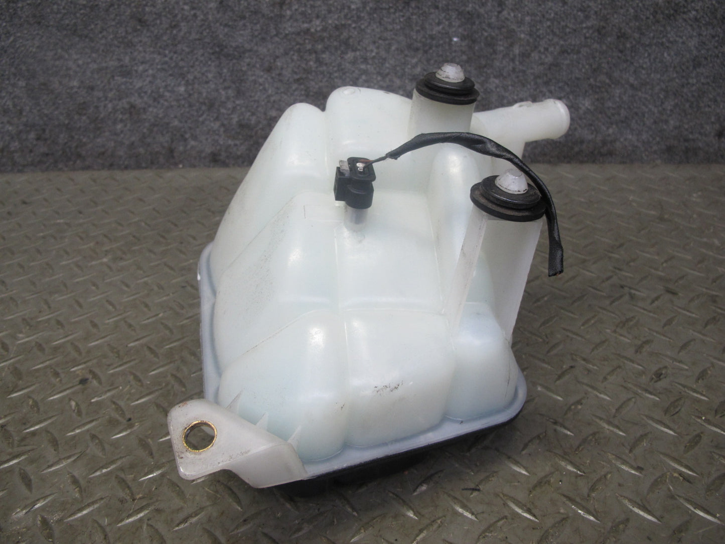 12-18 Mercedes W166 GLE ML M276 Coolant Overflow Expansion Reservoir Tank OEM