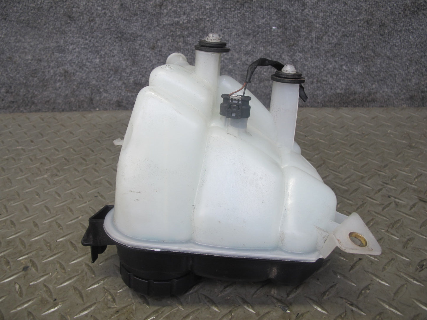 12-18 Mercedes W166 GLE ML M276 Coolant Overflow Expansion Reservoir Tank OEM