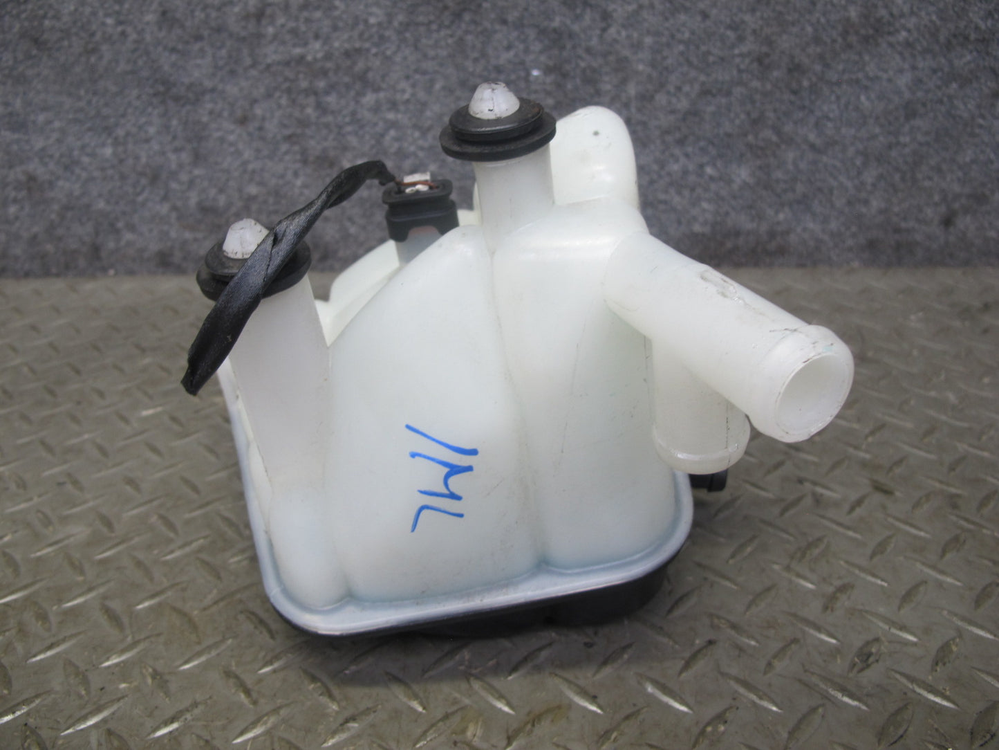 12-18 Mercedes W166 GLE ML M276 Coolant Overflow Expansion Reservoir Tank OEM