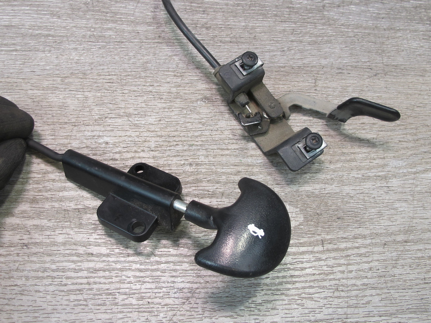 2004-2009 Cadillac XLR Hood Bonnet Lock Latch Release W/ Cable & Handle