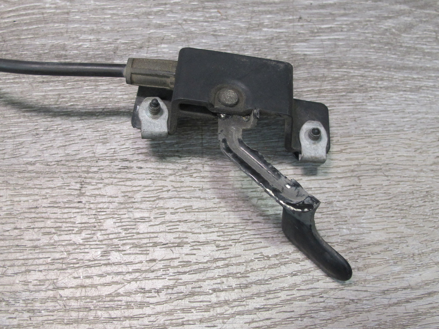 2004-2009 Cadillac XLR Hood Bonnet Lock Latch Release W/ Cable & Handle