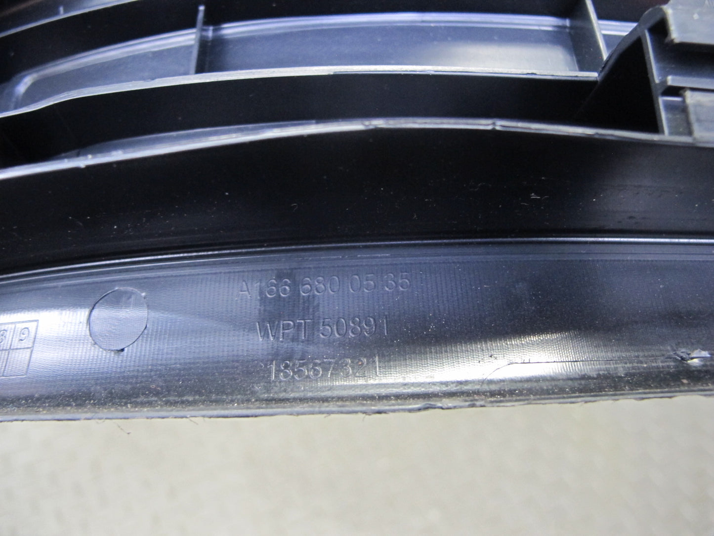 12-15 Mercedes W166 ML Set of 2 Rear Left Right Door Scuff Sill Plate Trim OEM