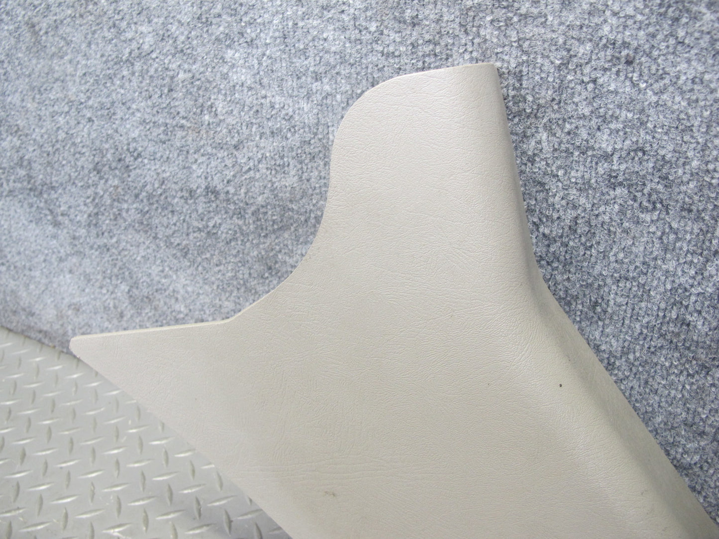 2003-2009 Hummer H2 Front Right & Left Side Lower Kick Trim Cover Panel Set