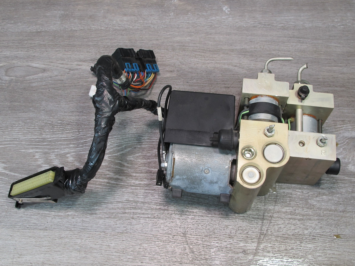 92-94 Chevrolet Corvette C4 Anti Lock Brake ABS Pump Module Unit OEM