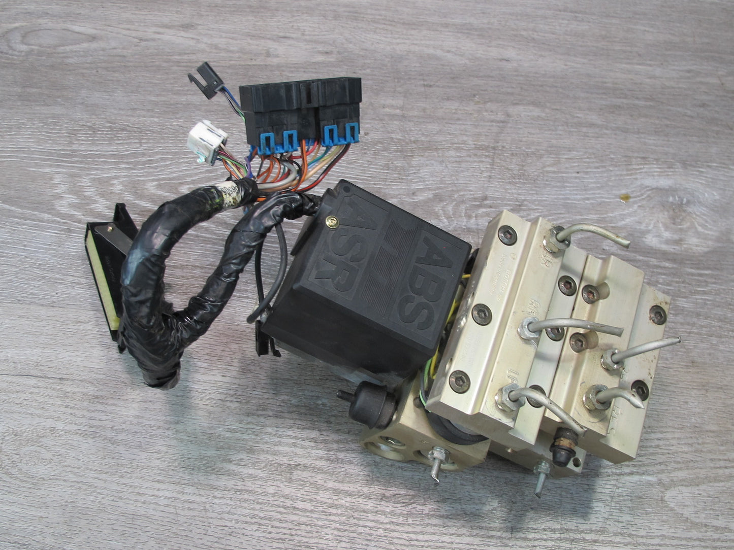 92-94 Chevrolet Corvette C4 Anti Lock Brake ABS Pump Module Unit OEM