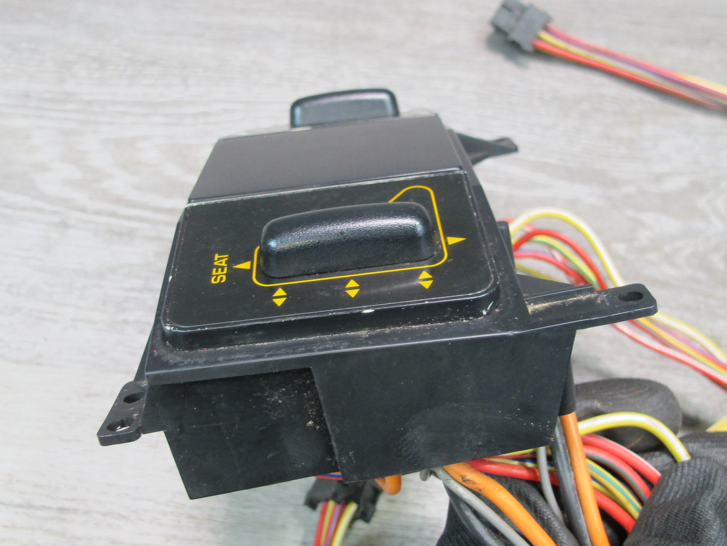 92-93 Chevrolet Corvette C4 Dual Power Seat Control Switch Assembly 10161842 OEM