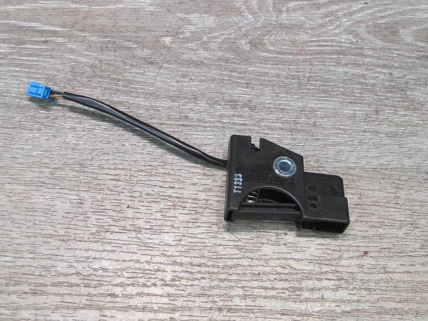 2012-2020 Mercedes R172 SLK SLC Rear Left Gate Valve Limit Switch A1728204710