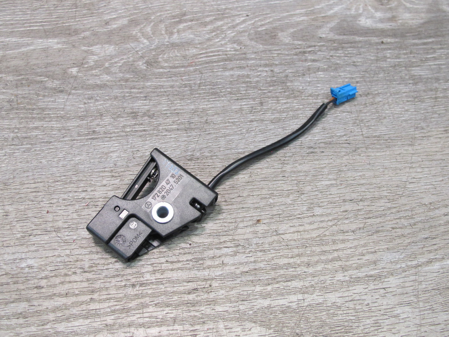 2012-2020 Mercedes R172 SLK SLC Rear Left Gate Valve Limit Switch A1728204710