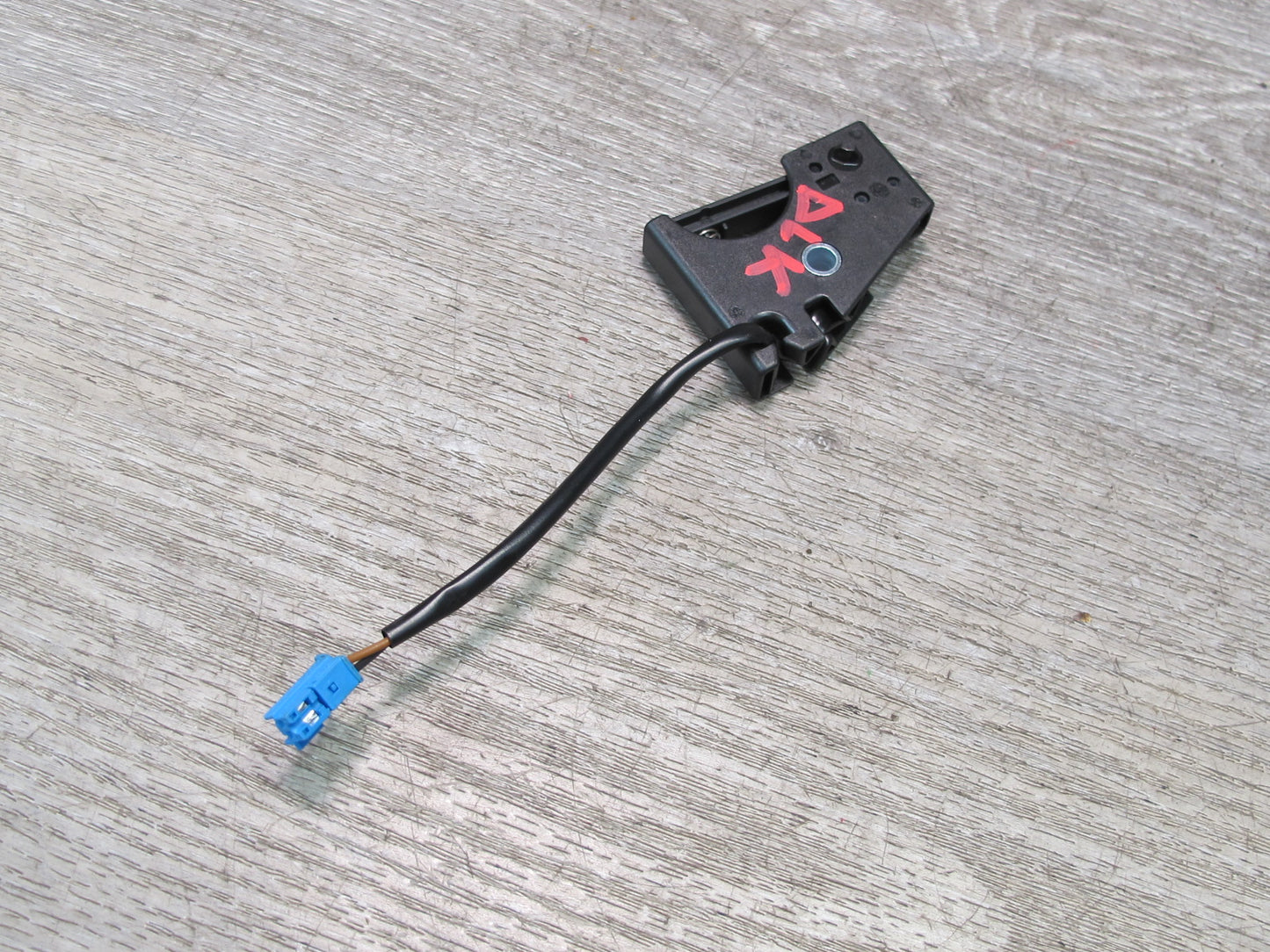 2012-2020 Mercedes R172 SLK SLC Rear Left Gate Valve Limit Switch A1728204710