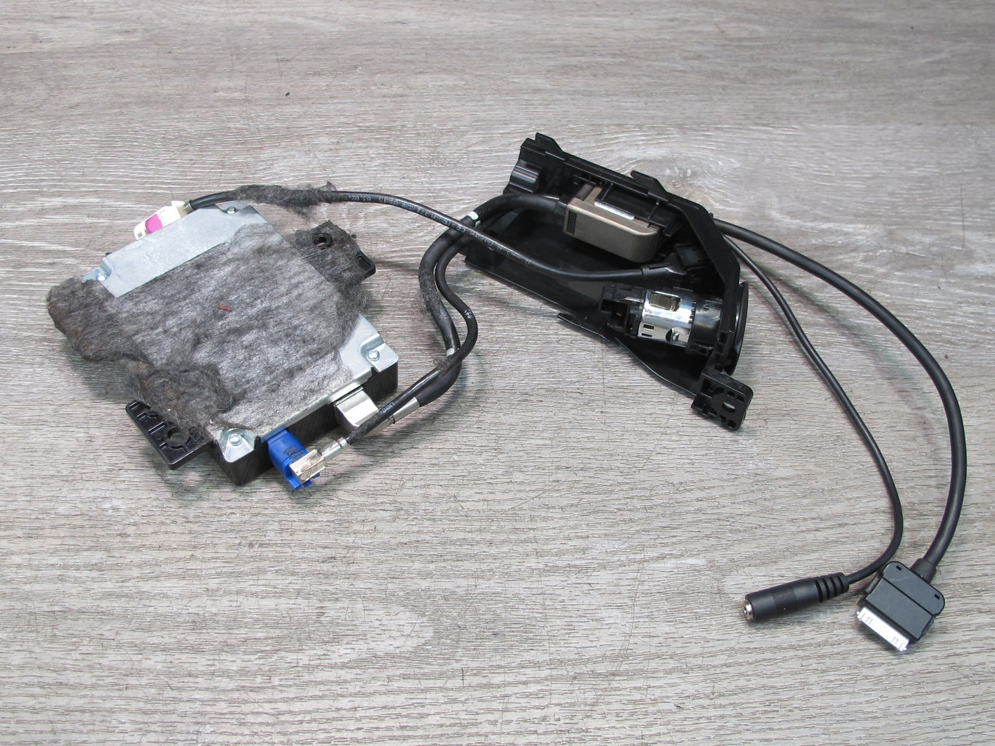 2012-2016 Mercedes R172 SLK Communication Control Module W/ Audio USB Interface