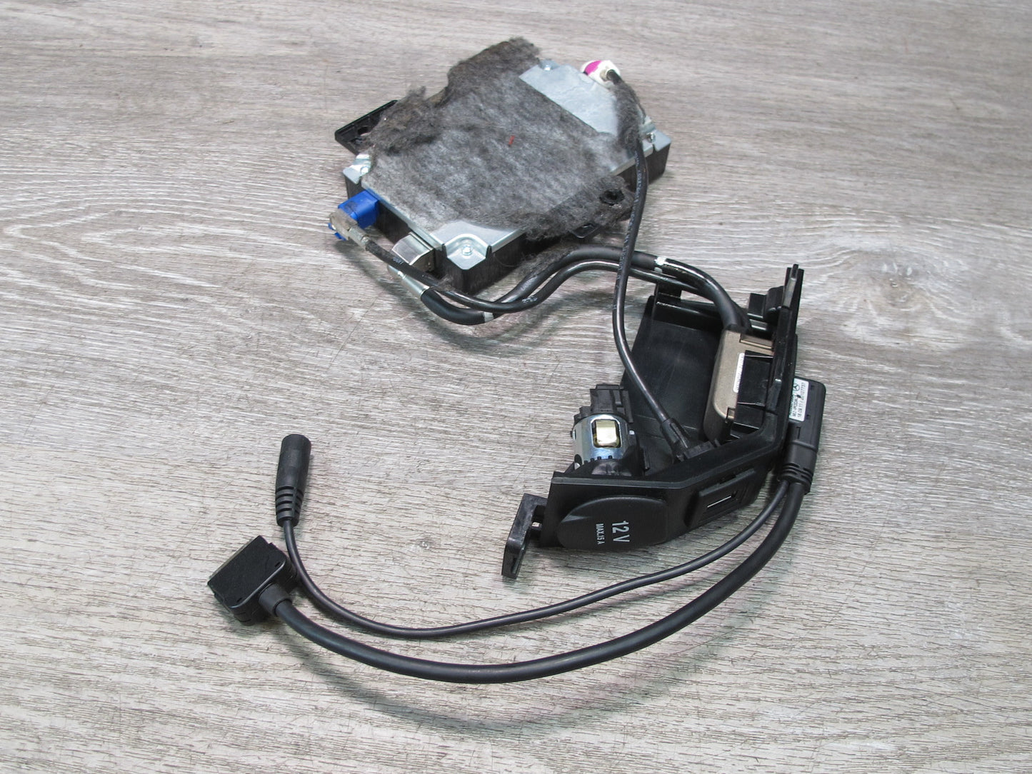 2012-2016 Mercedes R172 SLK Communication Control Module W/ Audio USB Interface