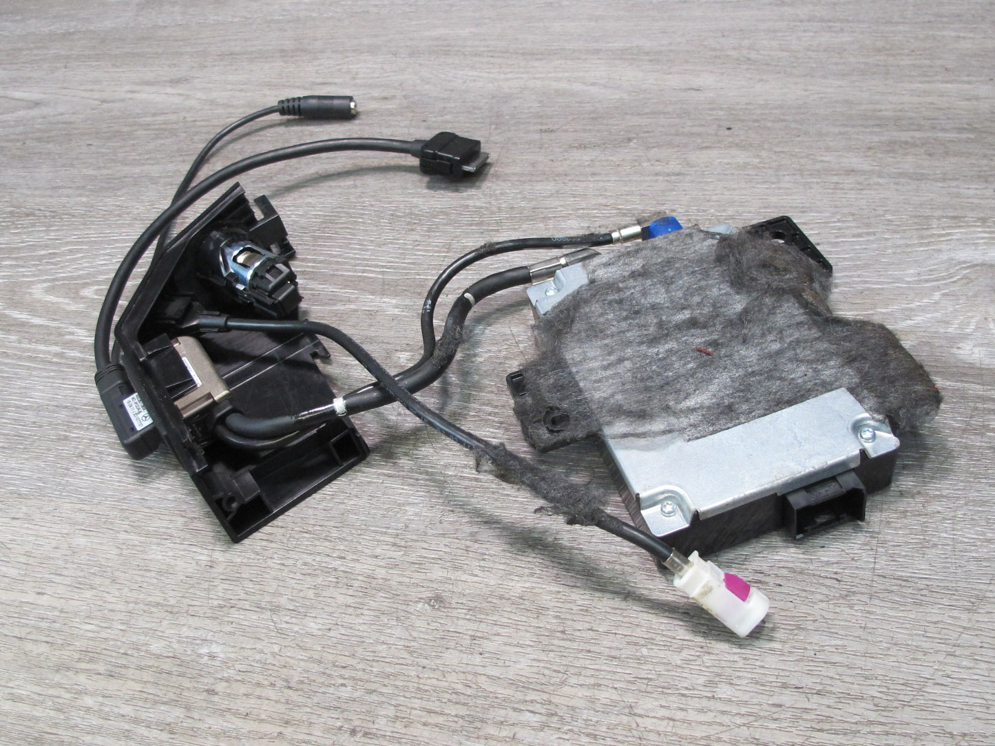 2012-2016 Mercedes R172 SLK Communication Control Module W/ Audio USB Interface