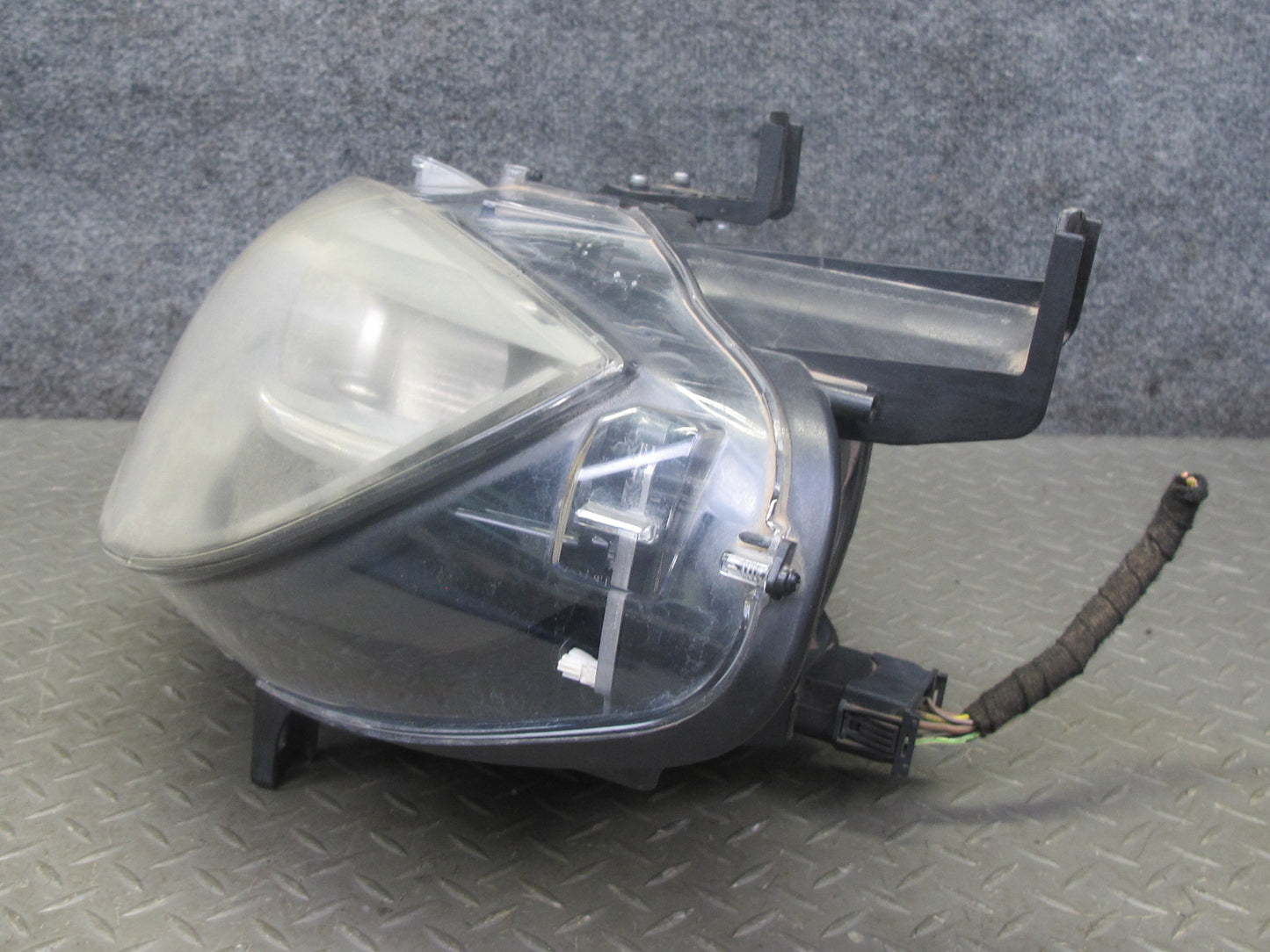 2013-2014 BMW E71 X6 Front Left LED Adaptive Headlight Lamp w Module
