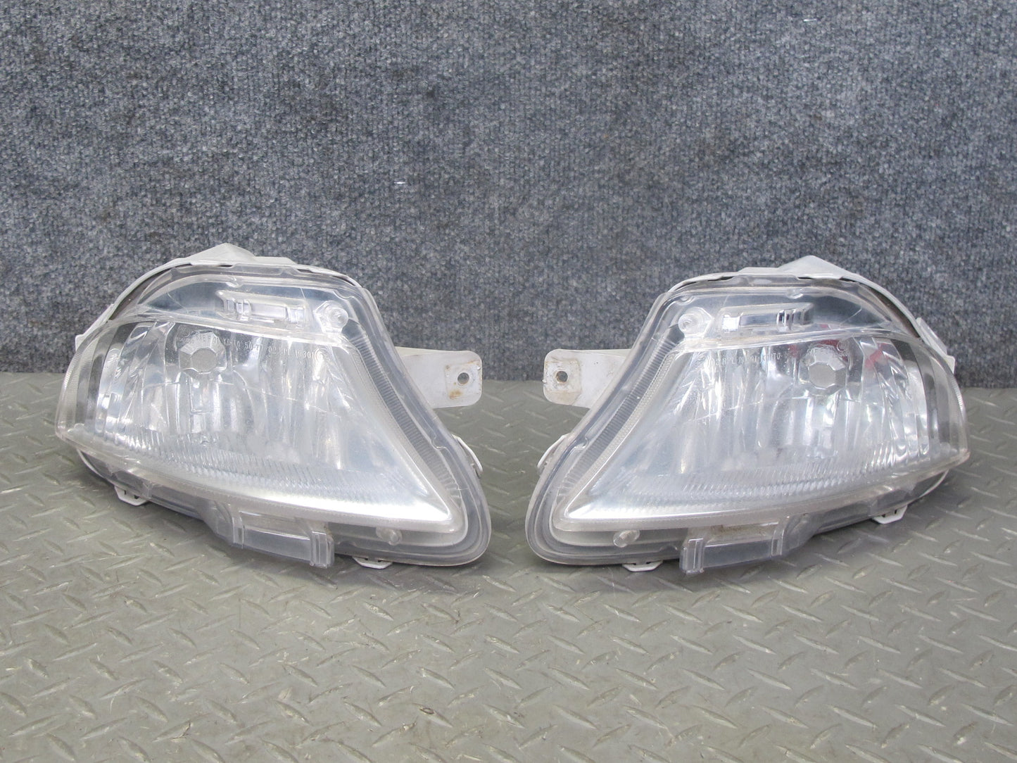 07-09 Lexus UVF46 LS600h LS460 Set of 2 Front Left & Right Fog Light Lamp OEM