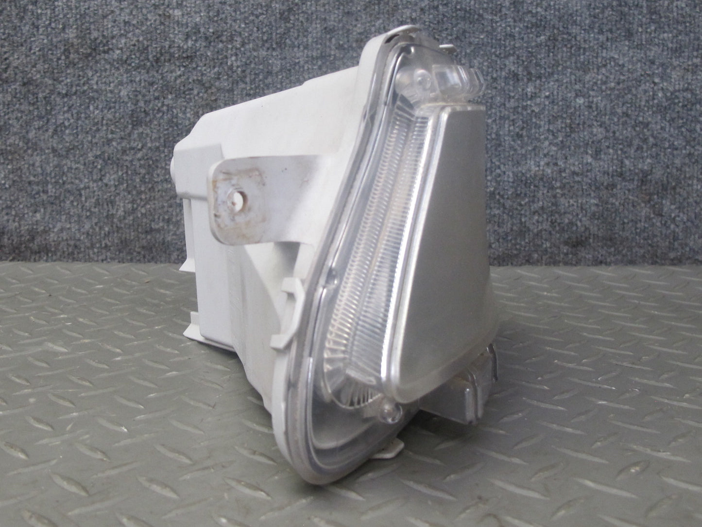 07-09 Lexus UVF46 LS600h LS460 Set of 2 Front Left & Right Fog Light Lamp OEM