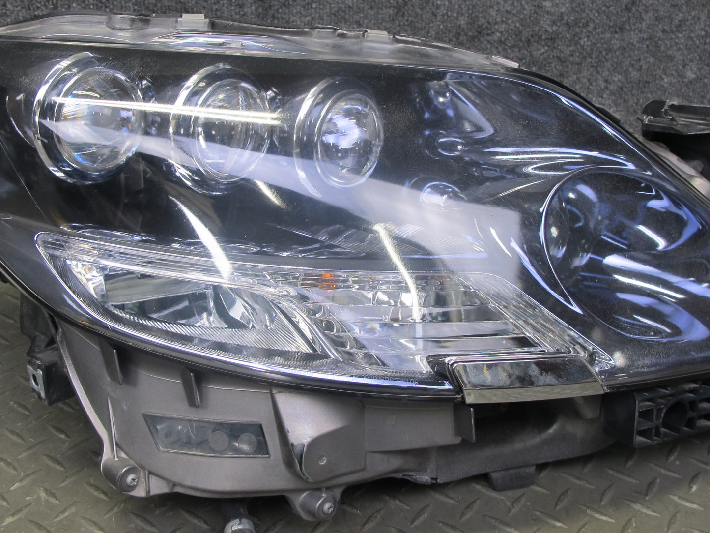 08-09 Lexus UVF46 LS600h Front Right LED Headlight Lamp w Ballast OEM