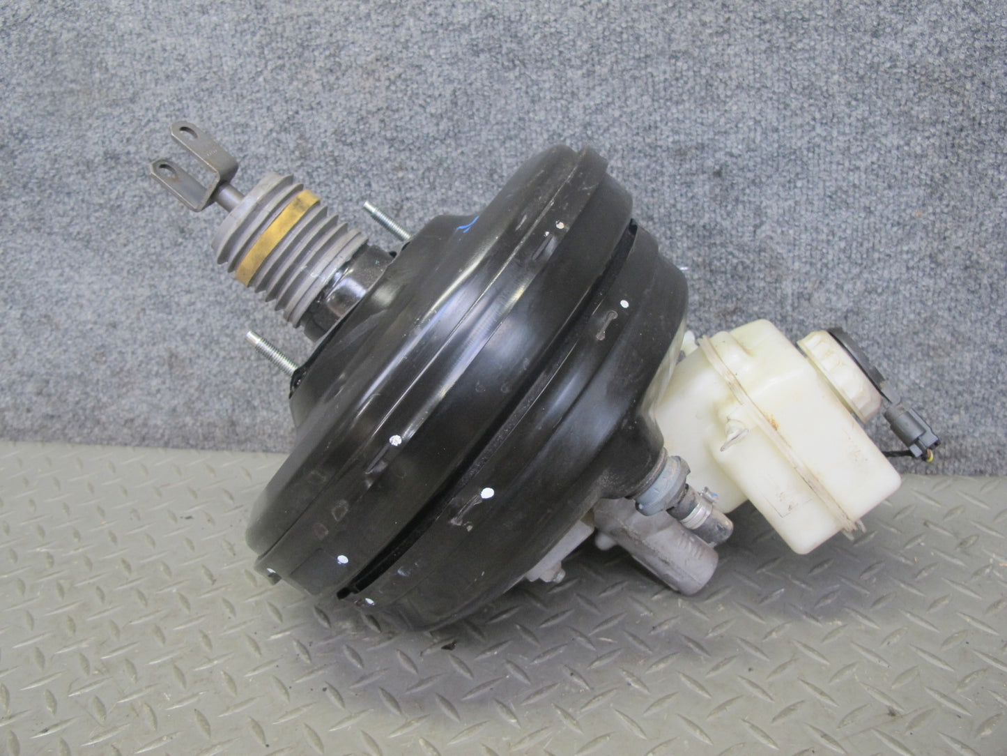 2008-2014 BMW E71 E72 X6 Brake Master Cylinder Booster Fluid Reservoir