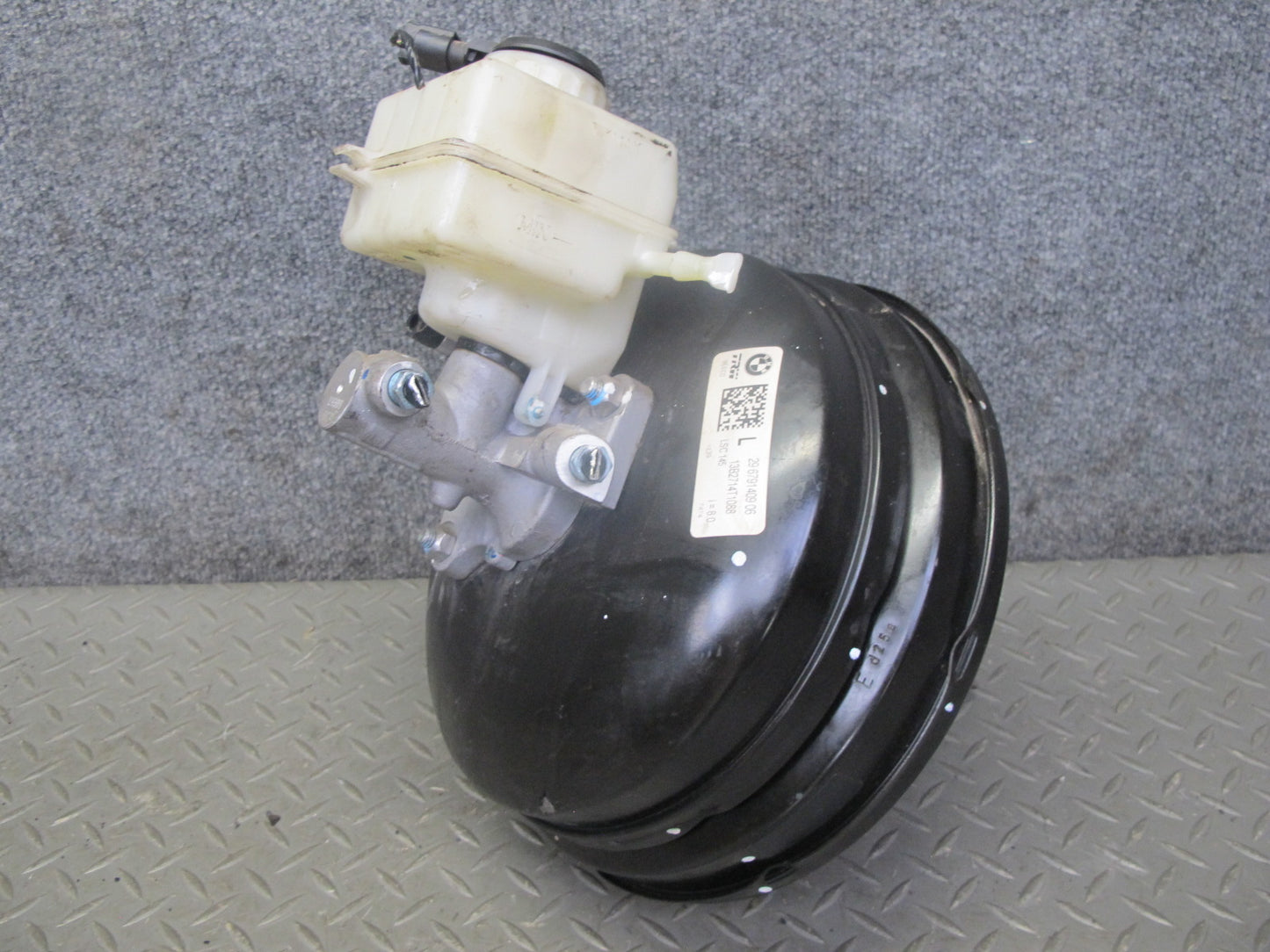 2008-2014 BMW E71 E72 X6 Brake Master Cylinder Booster Fluid Reservoir