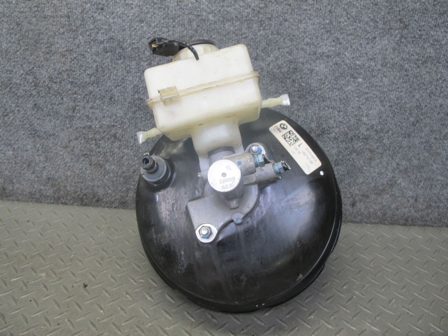 2008-2014 BMW E71 E72 X6 Brake Master Cylinder Booster Fluid Reservoir