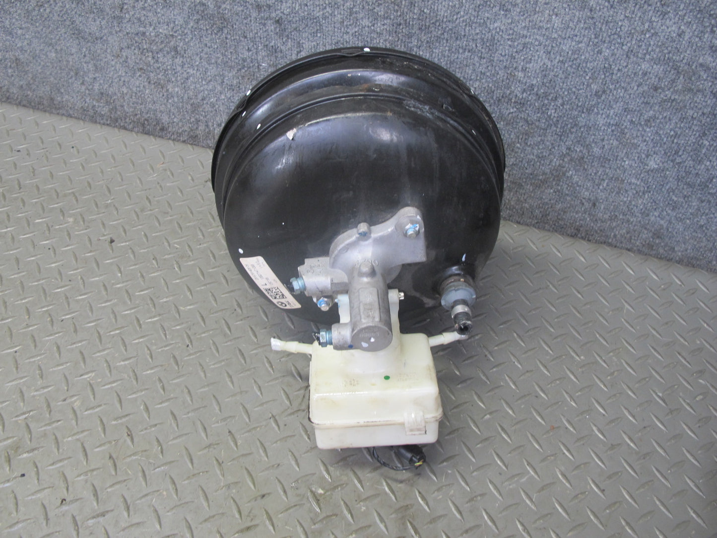 2008-2014 BMW E71 E72 X6 Brake Master Cylinder Booster Fluid Reservoir