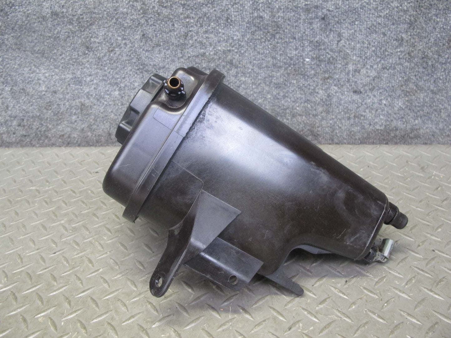 2008-2014 BMW E71 E72 X6 Radiator Coolant Overflow Expansion Tank Bottle 7647290