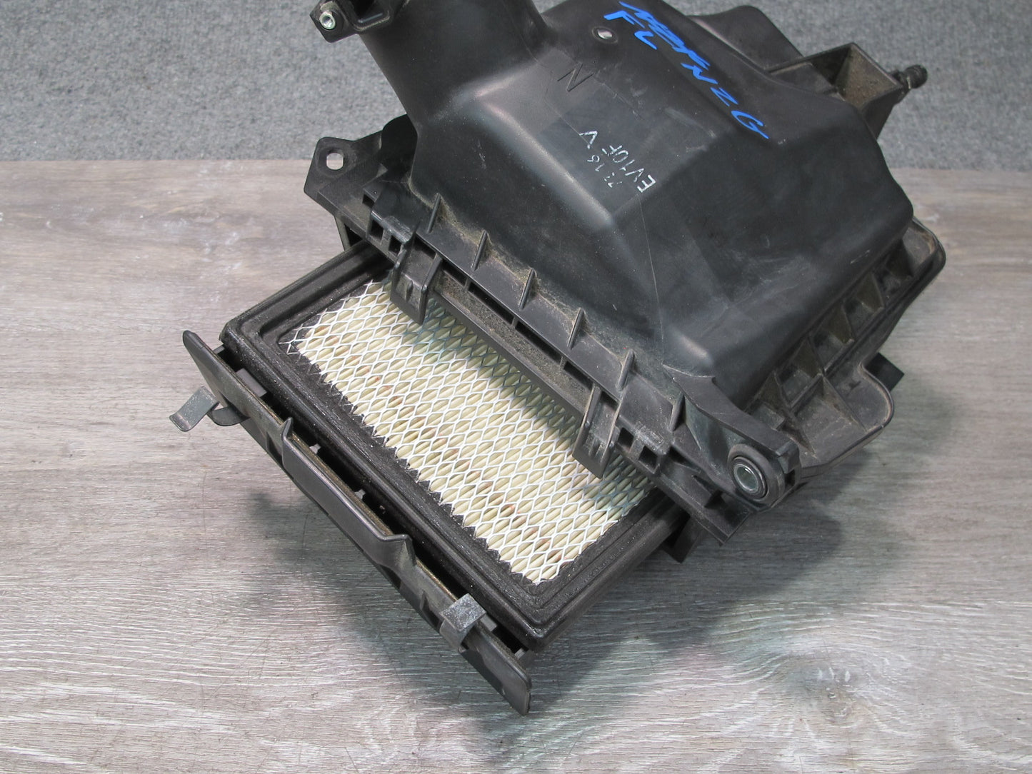 07-08 Nissan Z33 350Z VQ35HR Convertible Front Left Air Cleaner Filter Box OEM