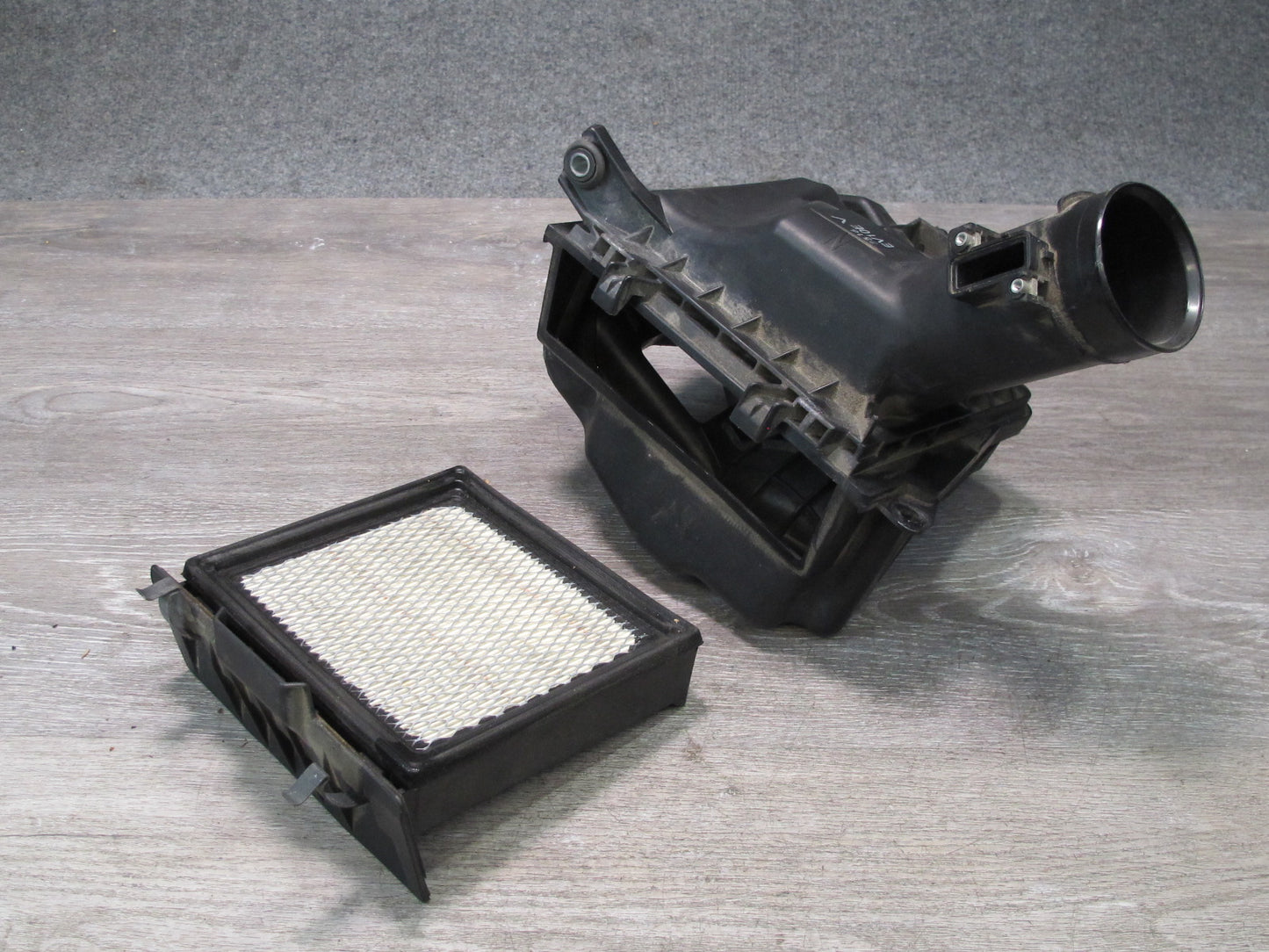 07-08 Nissan Z33 350Z VQ35HR Convertible Front Right Air Cleaner Filter Box OEM