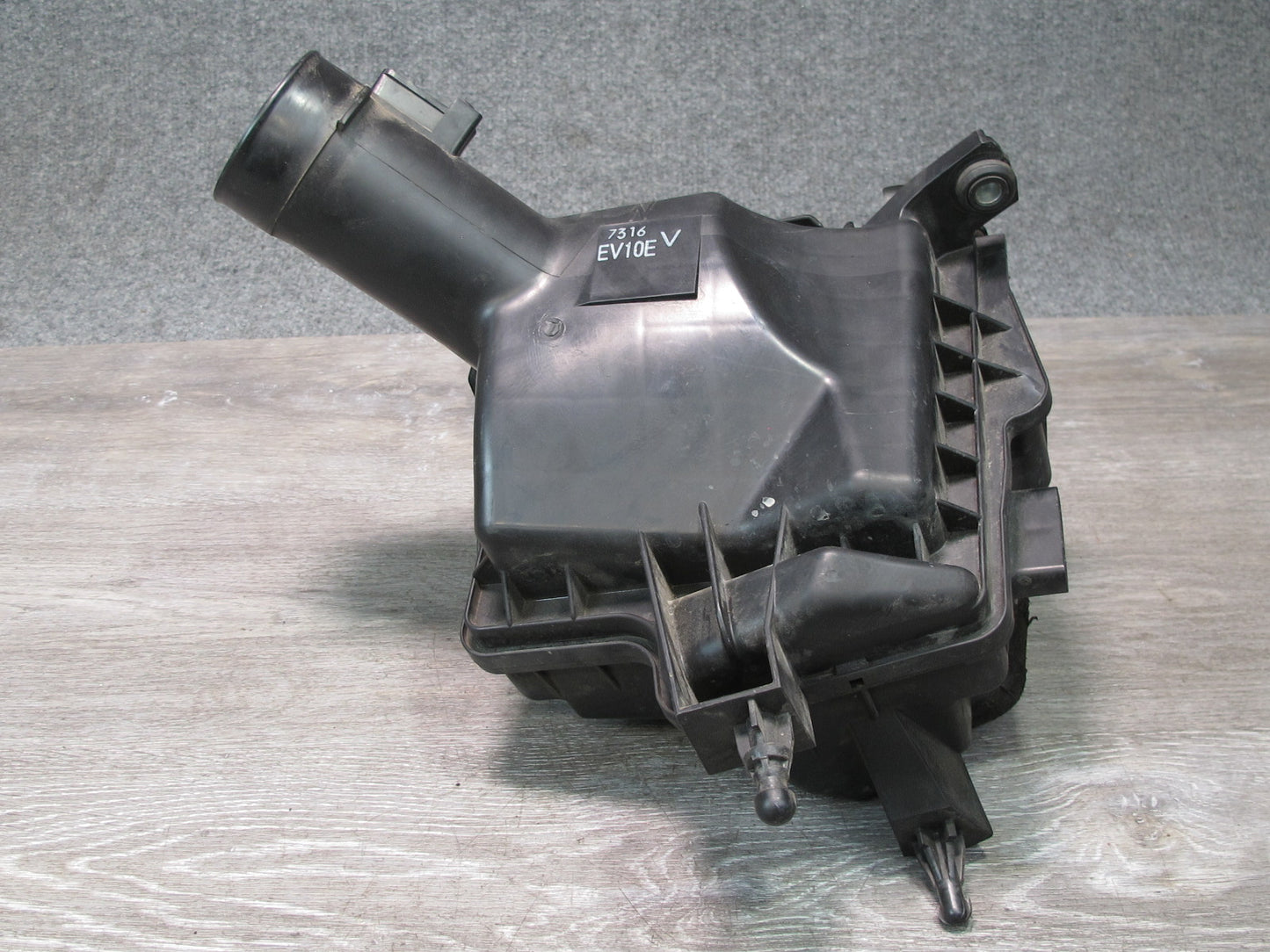 07-08 Nissan Z33 350Z VQ35HR Convertible Front Right Air Cleaner Filter Box OEM