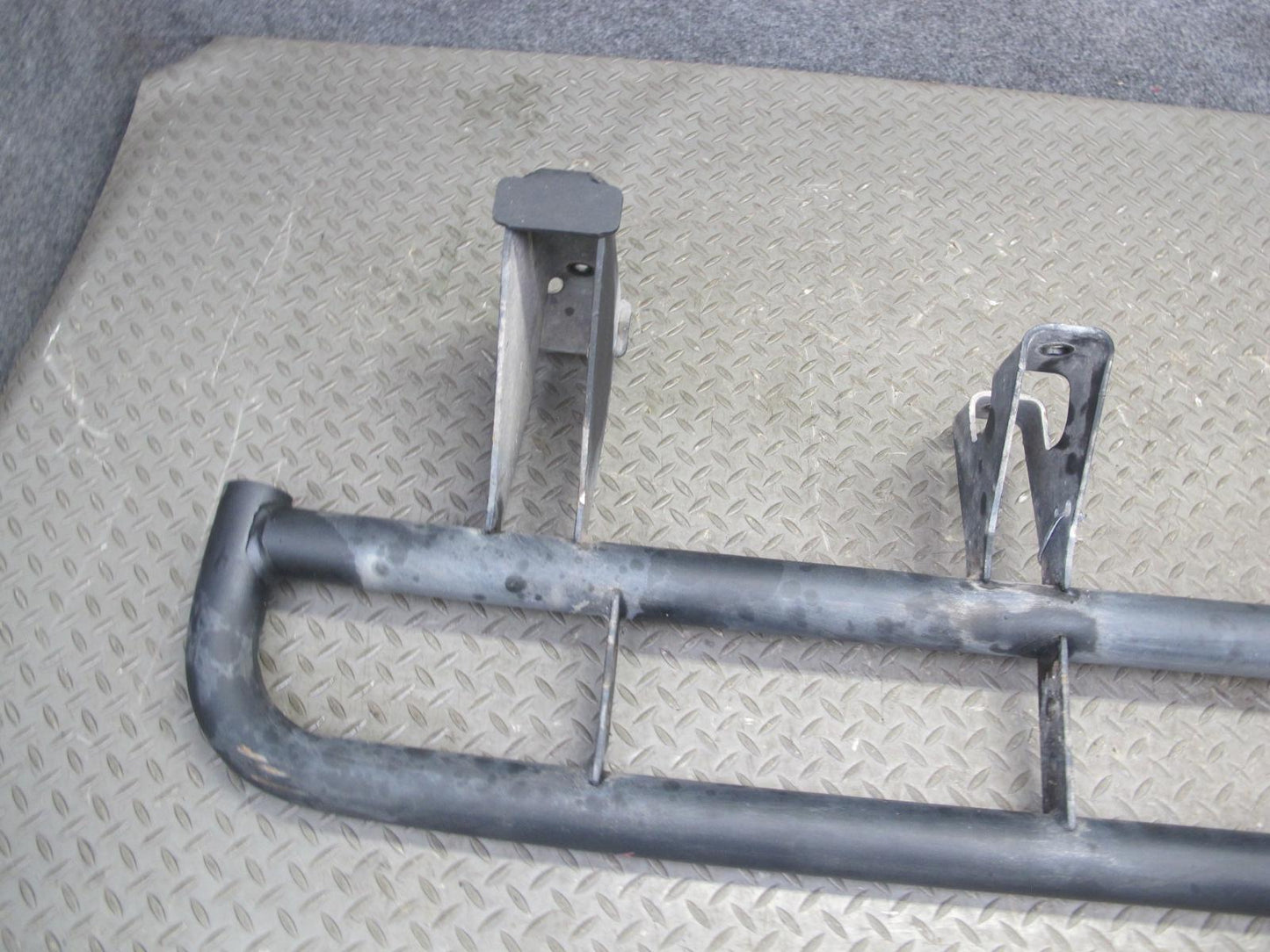 2003-2009 Hummer H2 Front Right Side Running Board Rocker Guard Shield