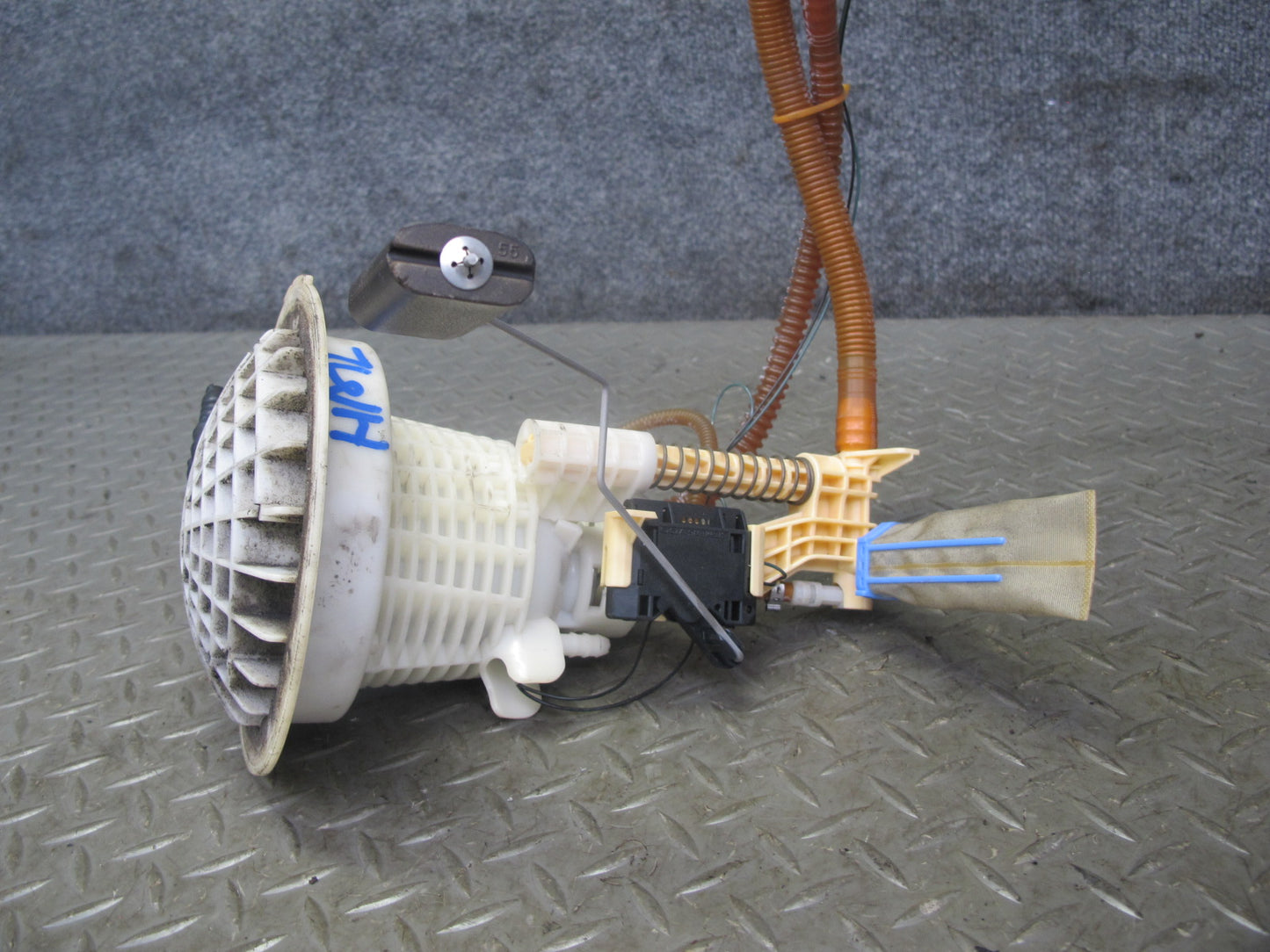 07-11 Mercedes W164 ML63 AMG M156 Fuel Pump & Sending Unit Set OEM