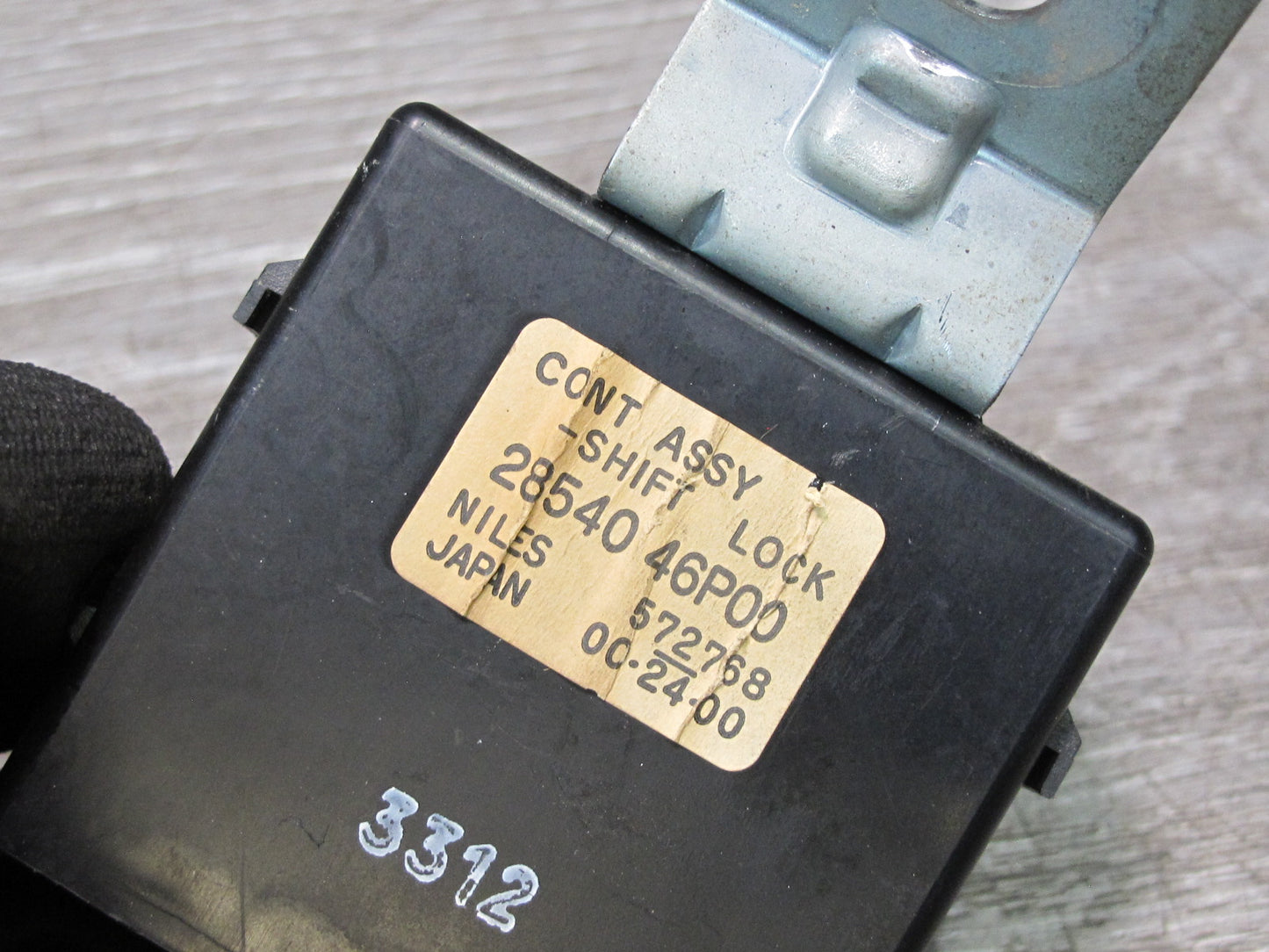 92-96 Nissan Z32 300ZX Transmission Shift Lock Control Module 28540-46P00 OEM