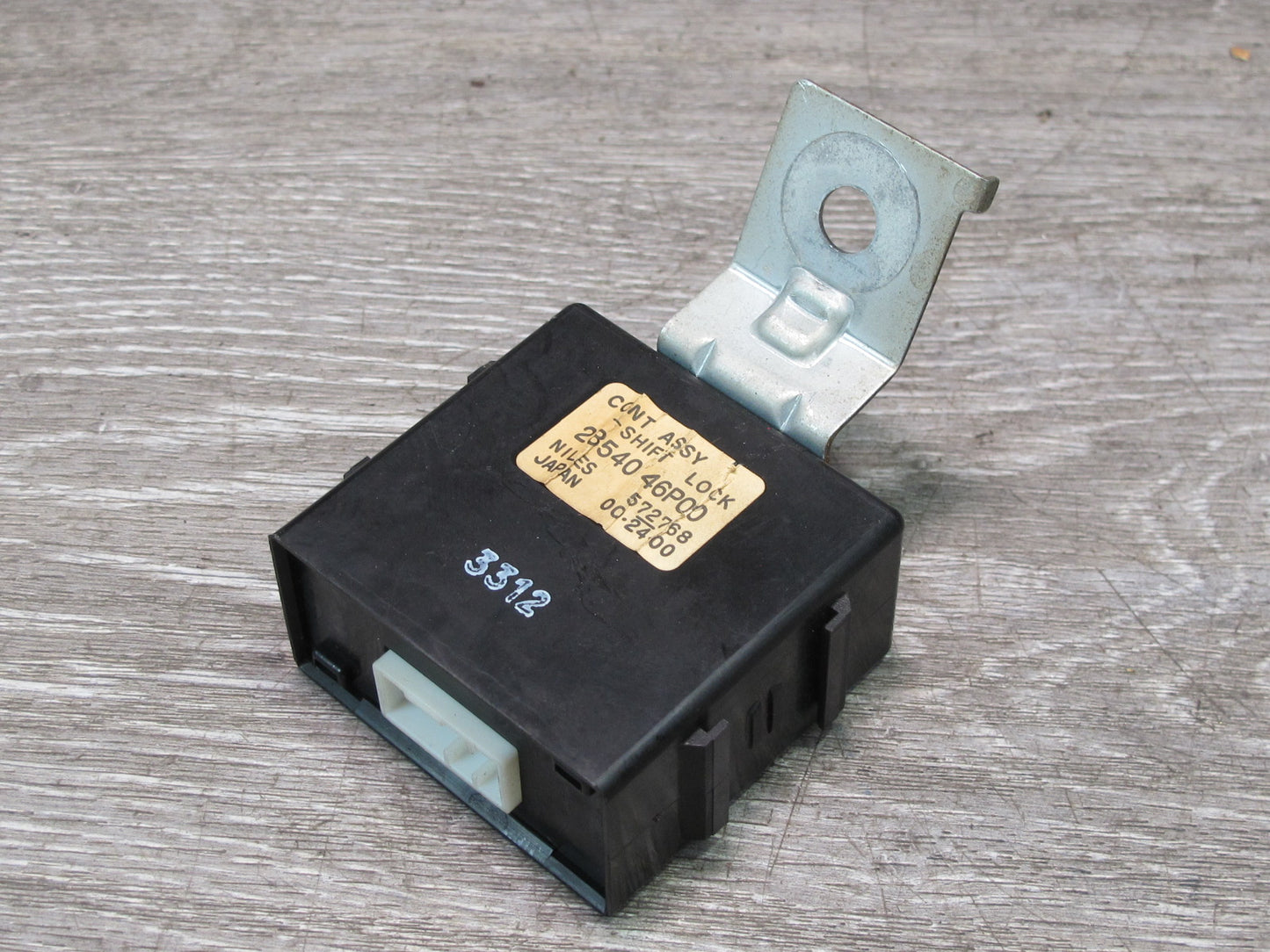 92-96 Nissan Z32 300ZX Transmission Shift Lock Control Module 28540-46P00 OEM