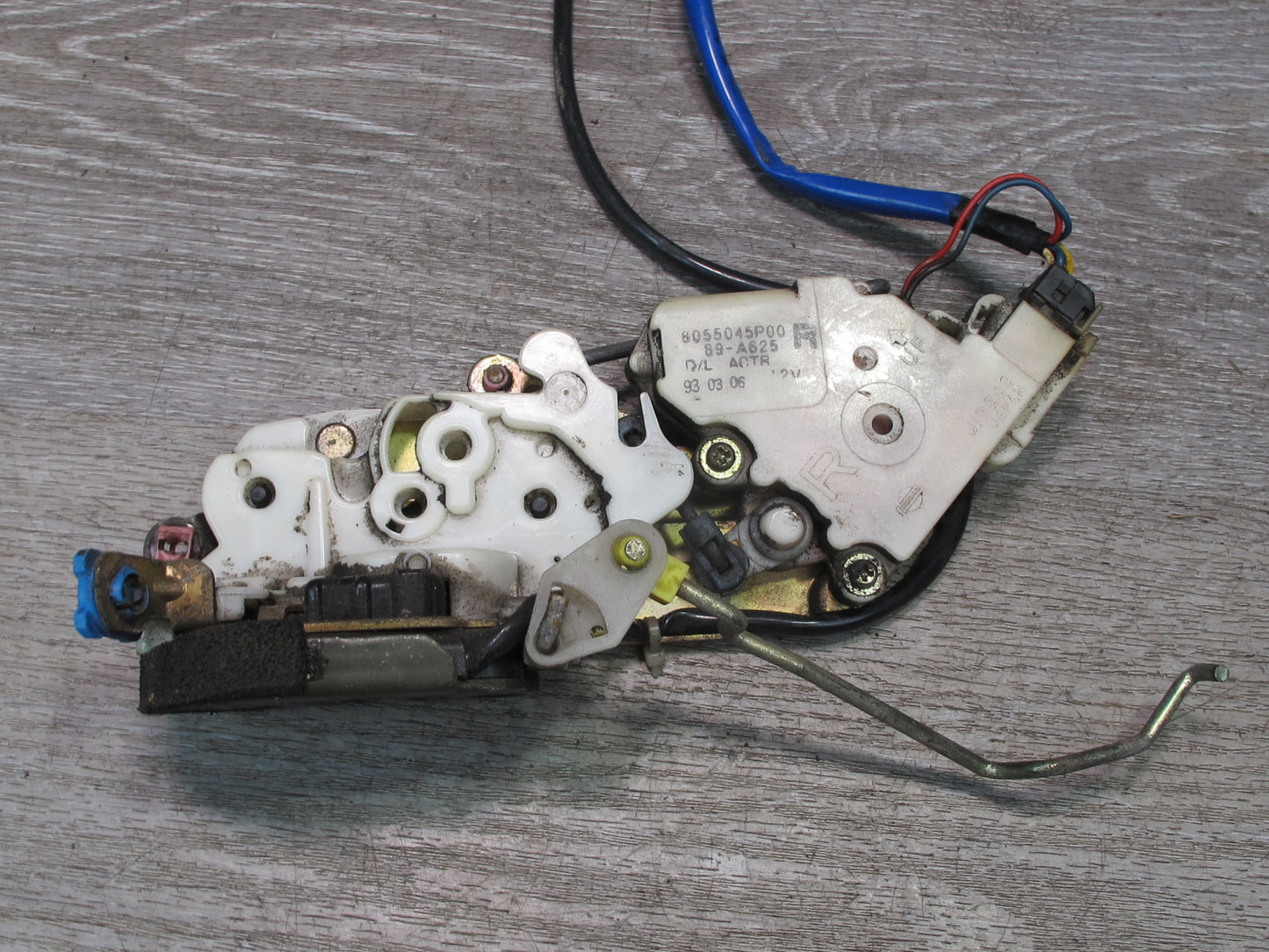 92-96 Nissan Z32 300ZX Right Door Lock Latch Actuator 8055045P00 OEM