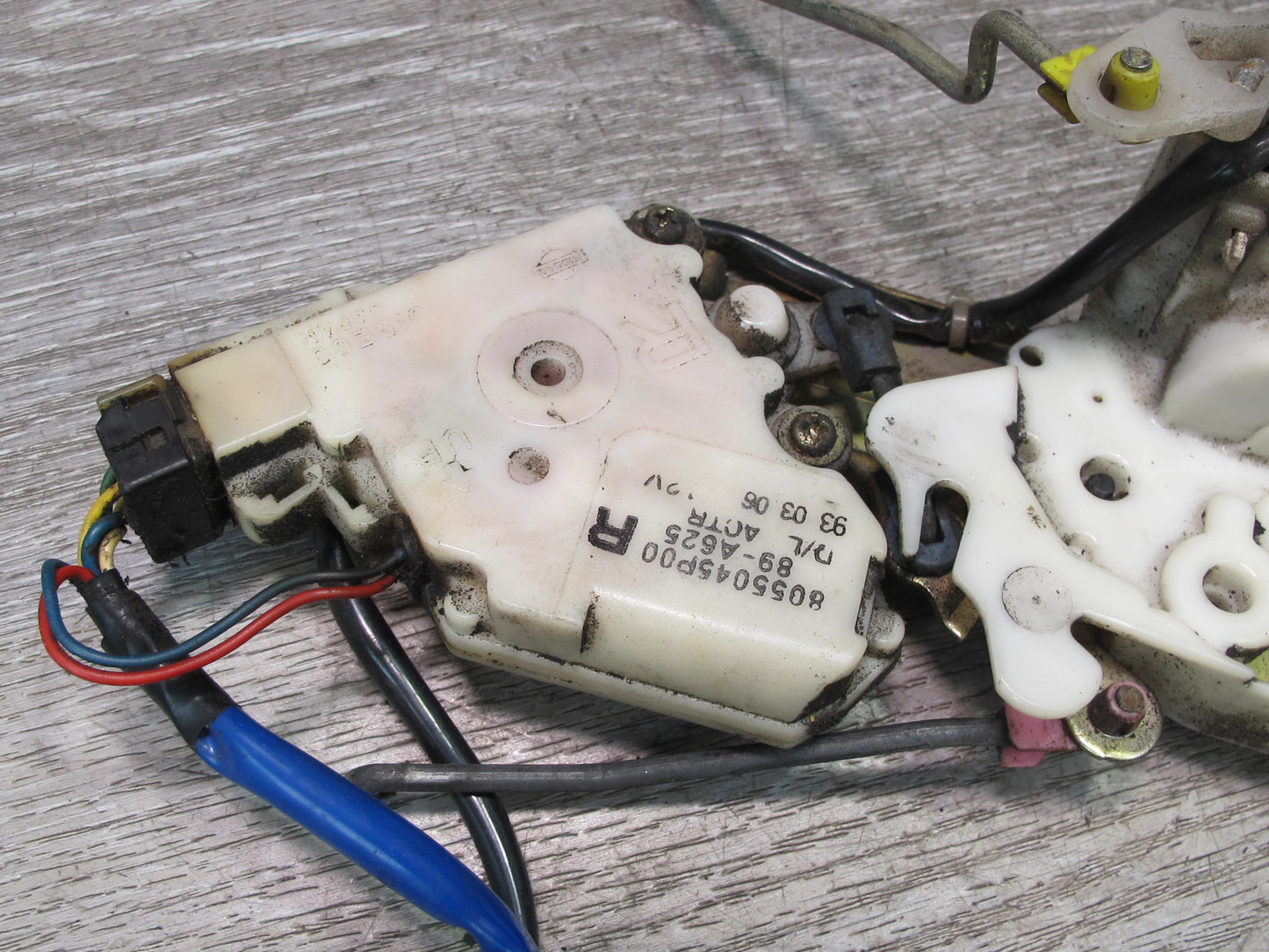 92-96 Nissan Z32 300ZX Right Door Lock Latch Actuator 8055045P00 OEM