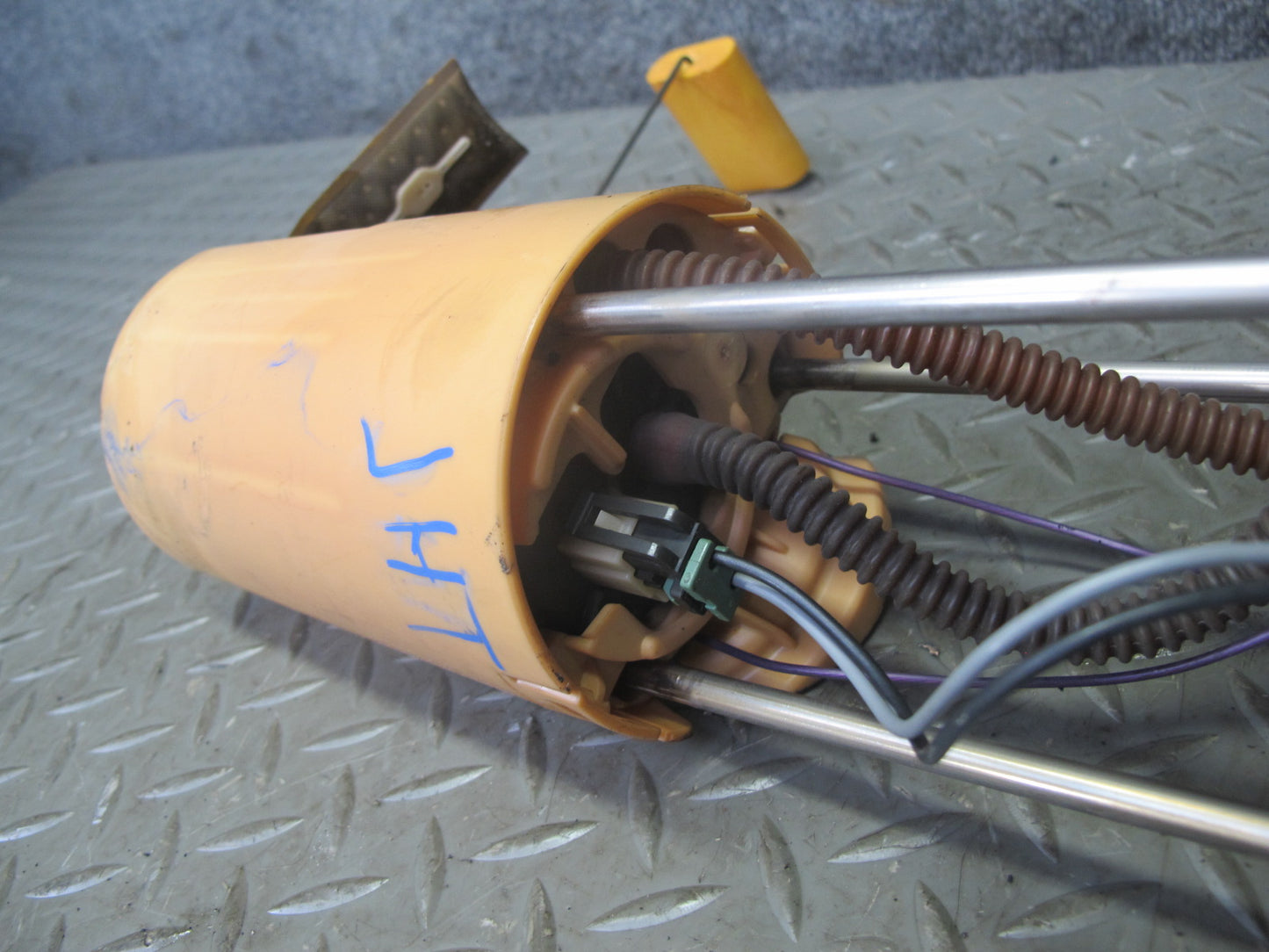 2003 Hummer H2 Fuel Pump Level Sensor Sending Unit Assembly