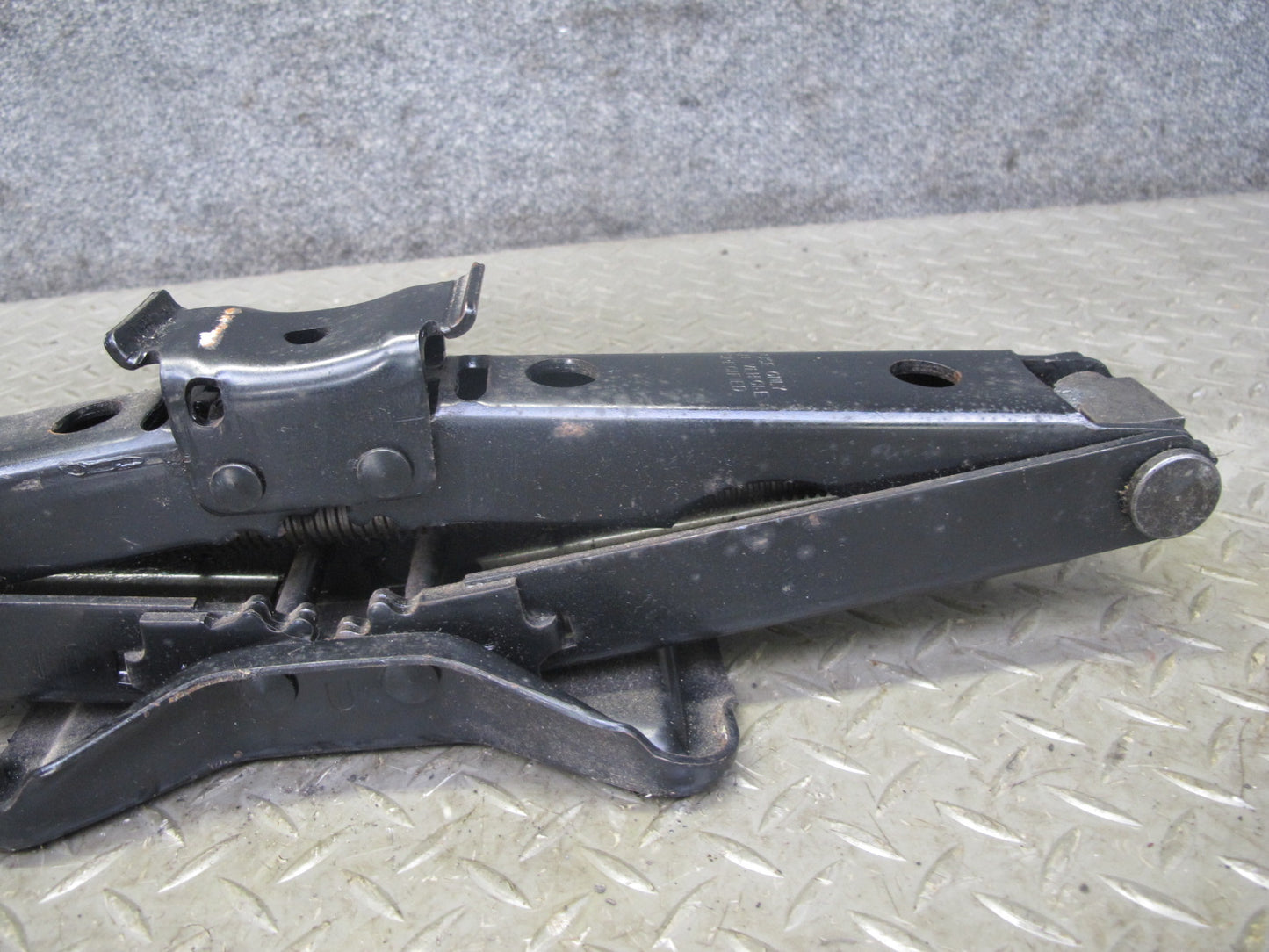2003-2009 Hummer H2 Rear Spare Tire Emergency Lift Jack