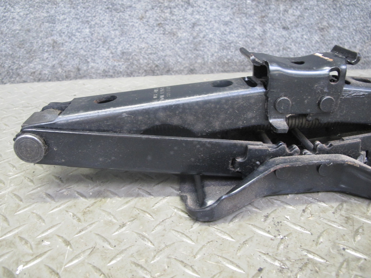 2003-2009 Hummer H2 Rear Spare Tire Emergency Lift Jack