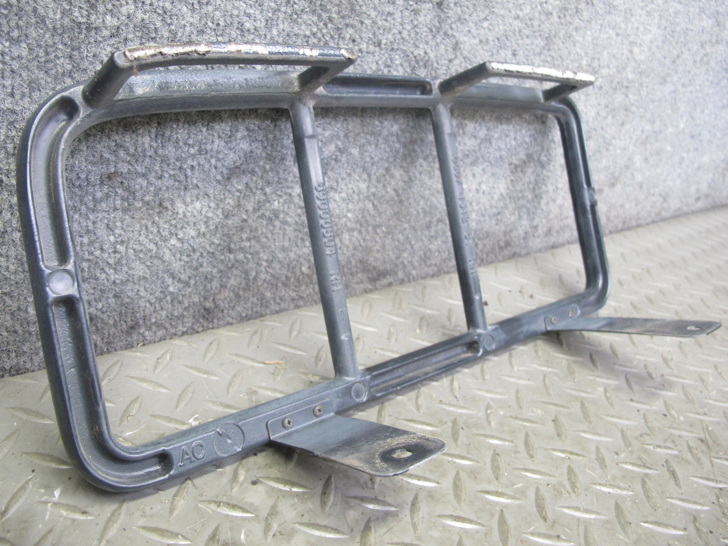 2003-2004 Hummer H2 Rear Right Left Tail Light Lamp Guard Bezel Molding Trim Set