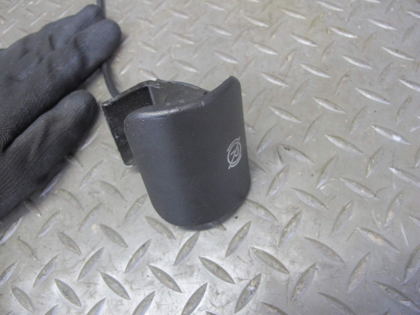 2003-2005 Hummer H2 Manual Emergency Parking Brake Stop Pedal