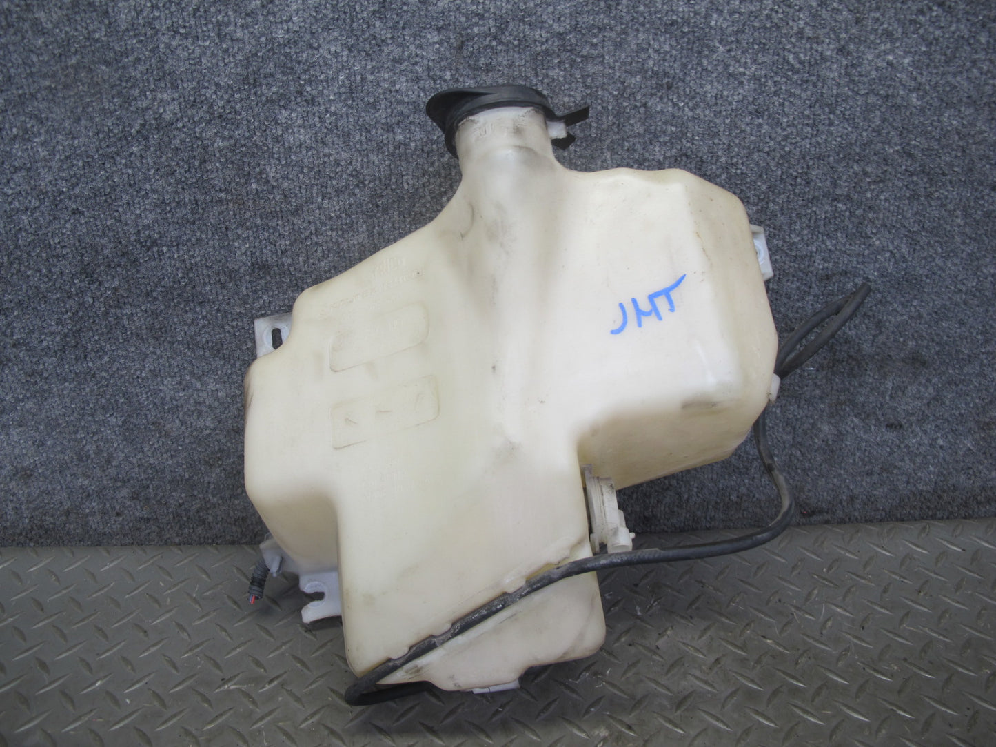 2003-2007 Hummer H2 Front Windshield Wiper Washer Reservoir Tank Bottle