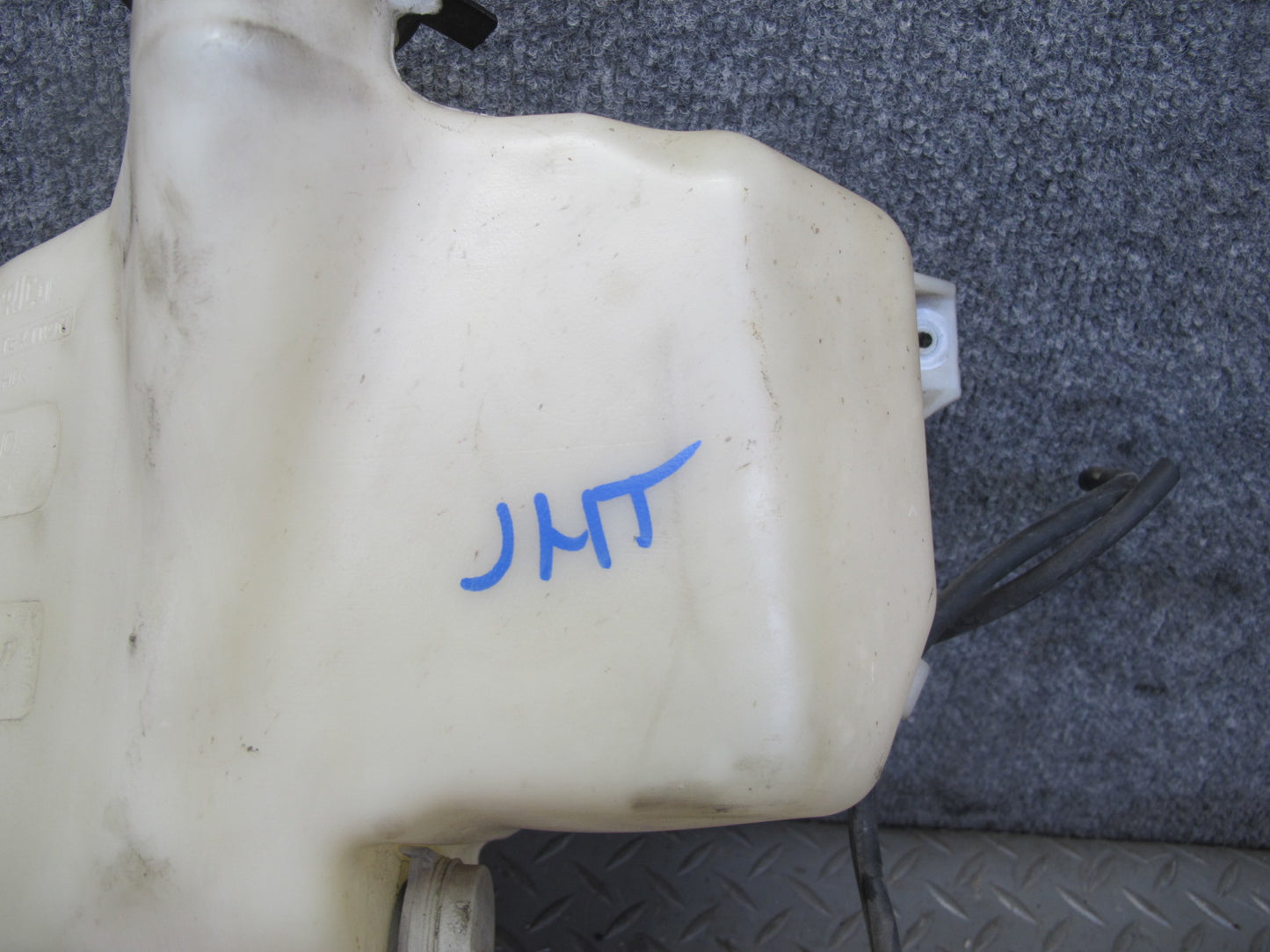 2003-2007 Hummer H2 Front Windshield Wiper Washer Reservoir Tank Bottle