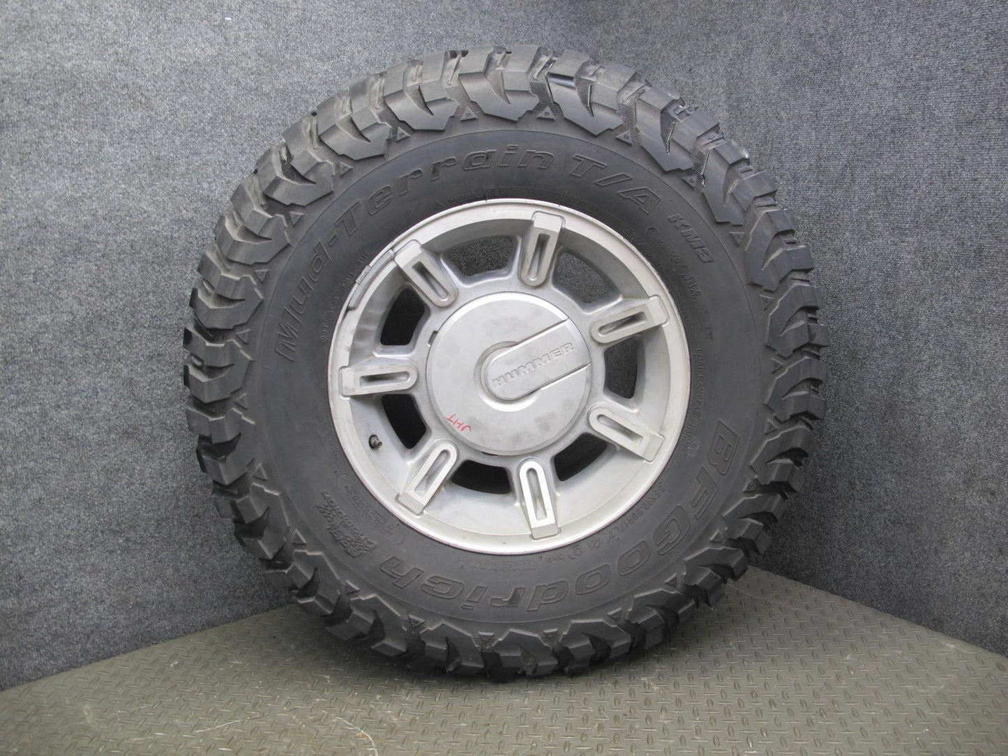 2003-2007 Hummer H2 R17" 7-SPOKE Alloy Wheel Rim 17X8.5J 8X165.1 W/ Tire