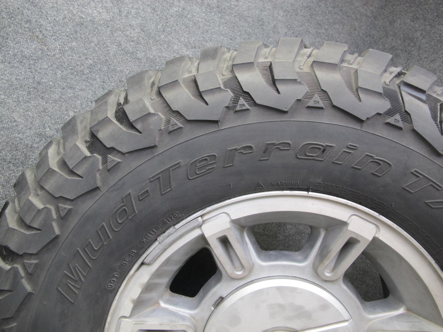 2003-2007 Hummer H2 R17" 7-SPOKE Alloy Wheel Rim 17X8.5J 8X165.1 W/ Tire