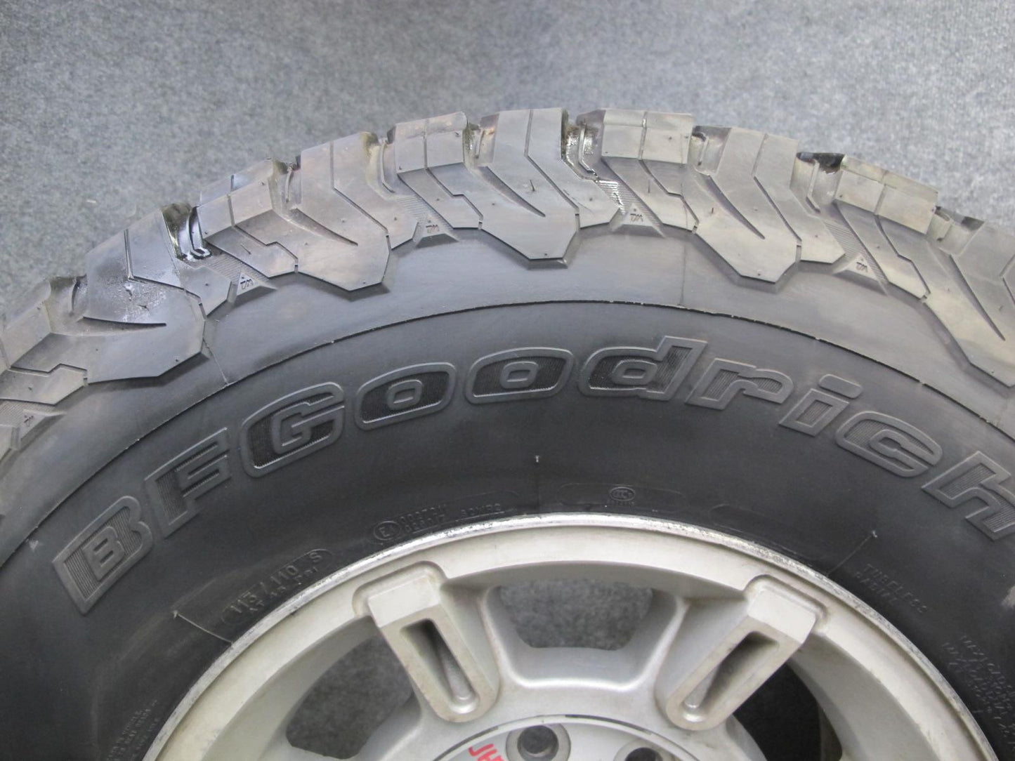 2003-2007 Hummer H2 R17" 7-SPOKE Alloy Wheel Rim 17X8.5J 8X165.1 W/ Tire