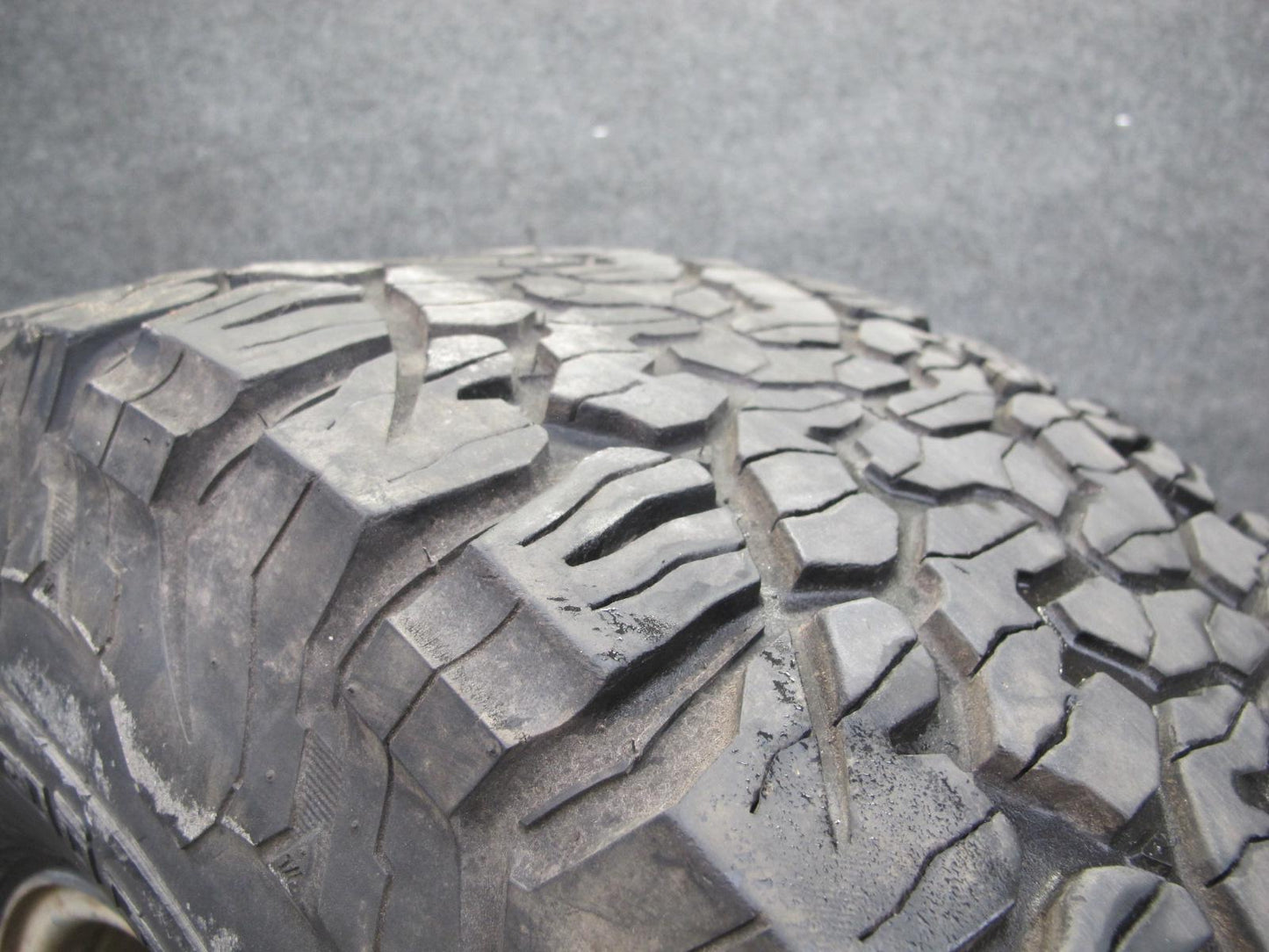 2003-2007 Hummer H2 R17" 7-SPOKE Alloy Wheel Rim 17X8.5J 8X165.1 W/ Tire