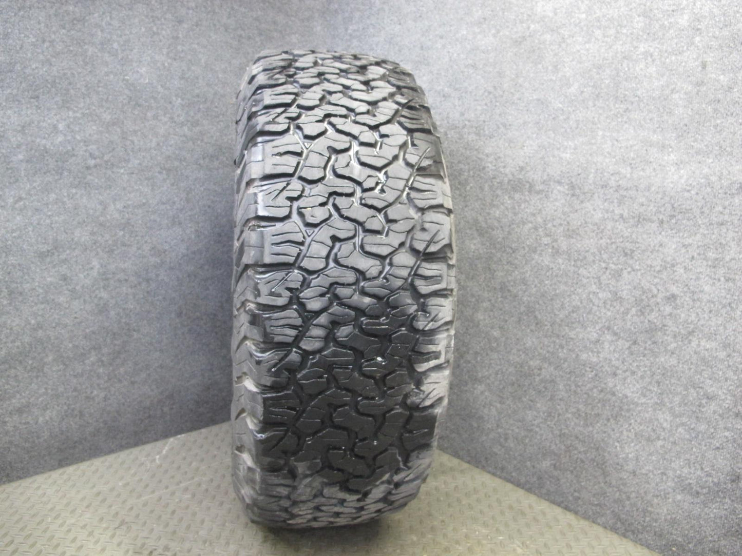 2003-2007 Hummer H2 R17" 7-SPOKE Alloy Wheel Rim 17X8.5J 8X165.1 W/ Tire