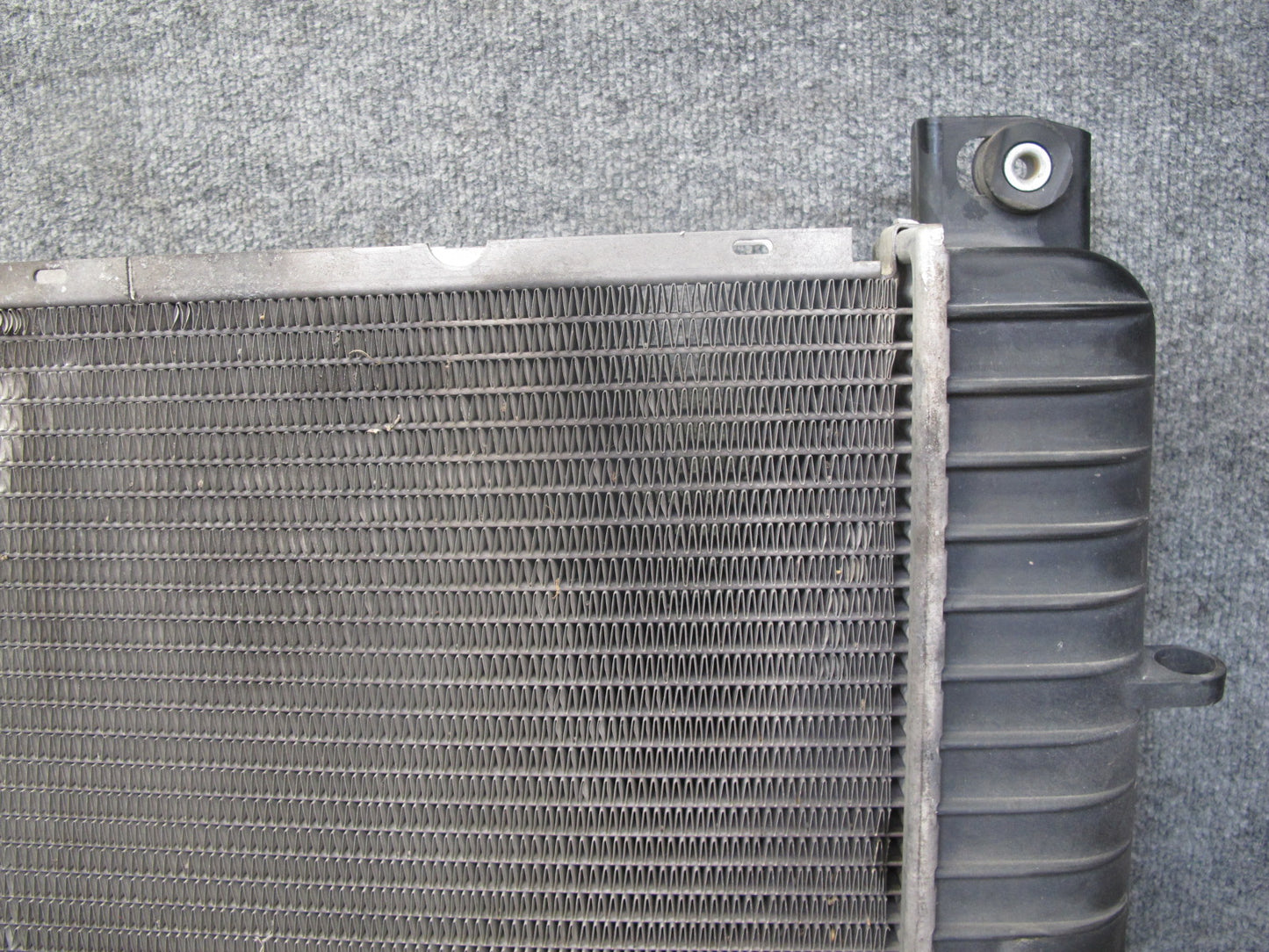 2003-2007 Hummer H2 6.0L Engine Motor Coolant Radiator