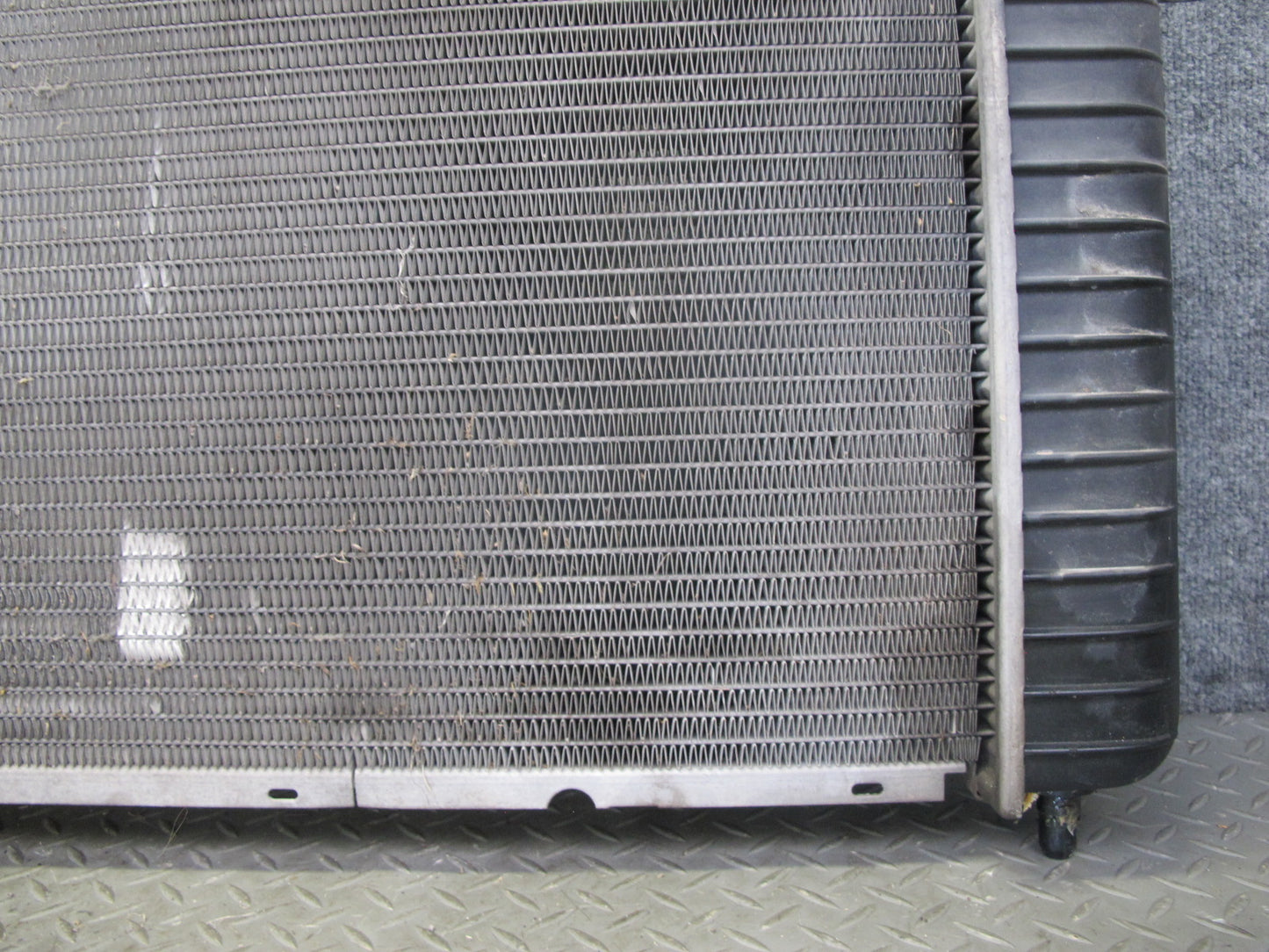 2003-2007 Hummer H2 6.0L Engine Motor Coolant Radiator