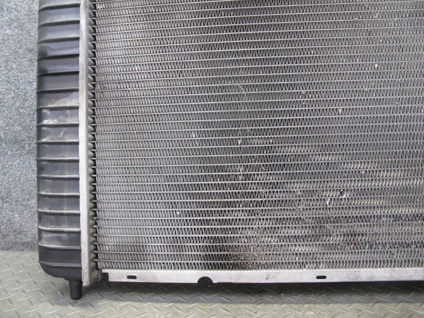 2003-2007 Hummer H2 6.0L Engine Motor Coolant Radiator